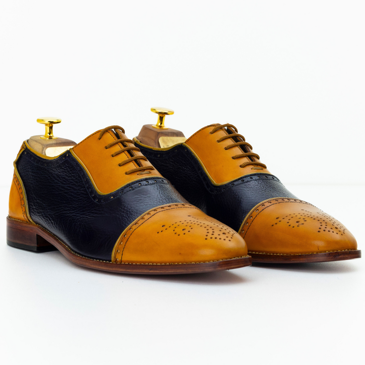 Wild Mount West brogue cap-toe leather shoes