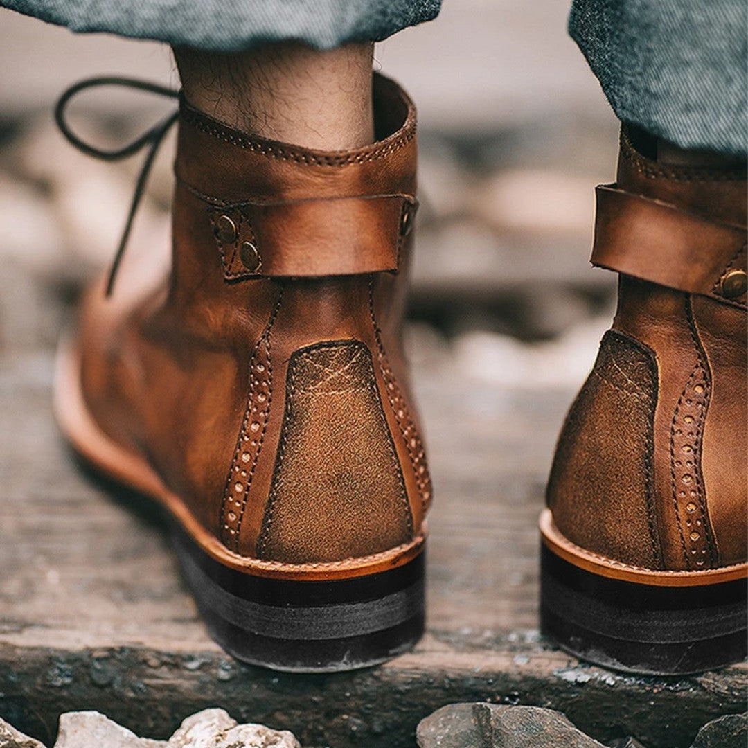 Truman Cowboy Short Leather Boot